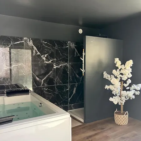 شقة Les Loges Des Coteaux - Loge 1 - Luxury With Jacuzzi *