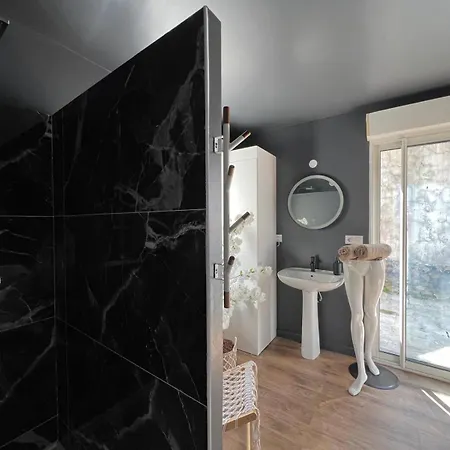 Les Loges Des Coteaux - Loge 1 - Luxury With Jacuzzi شقة بلايي