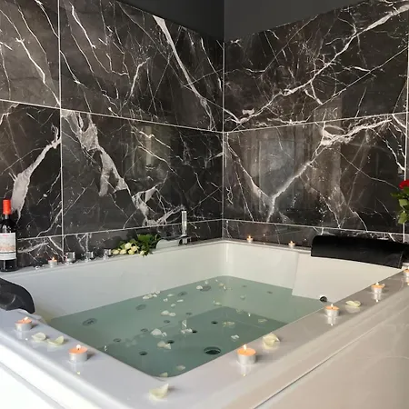 شقة Les Loges Des Coteaux - Loge 1 - Luxury With Jacuzzi بلايي