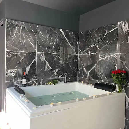 Les Loges Des Coteaux - Loge 1 - Luxury With Jacuzzi شقة *